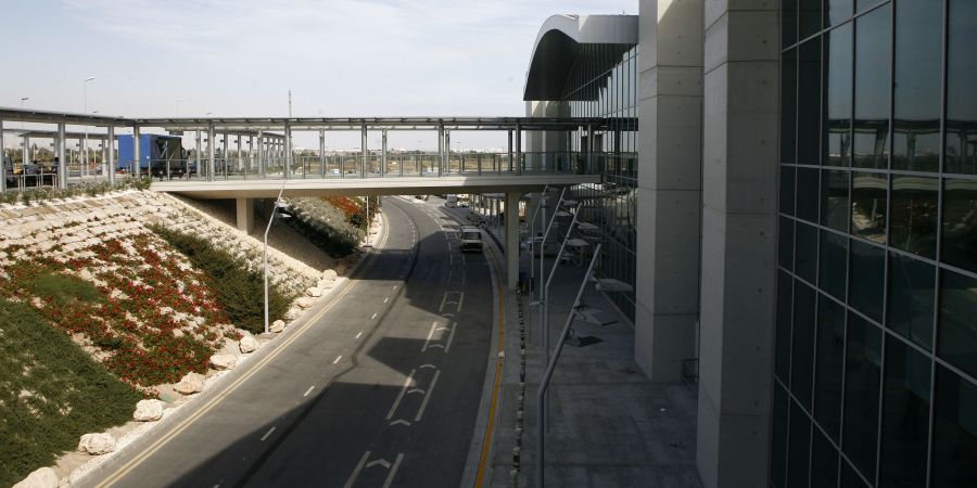 ΛΑΡΝΑΚΑ: Η πορεία των παράνομων ουσιών που κατέληξαν στο αεροδρόμιο - Υπό κράτηση