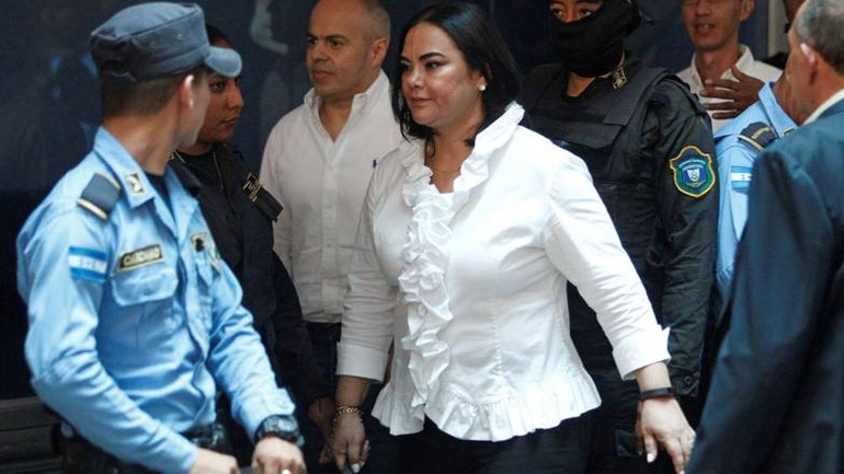 Πρώην πρώτη κυρία στην Ονδούρα καταδικάστηκε να εκτίσει 58 χρόνια κάθειρξη για διασπάθιση δημοσίων κεφαλαίων 