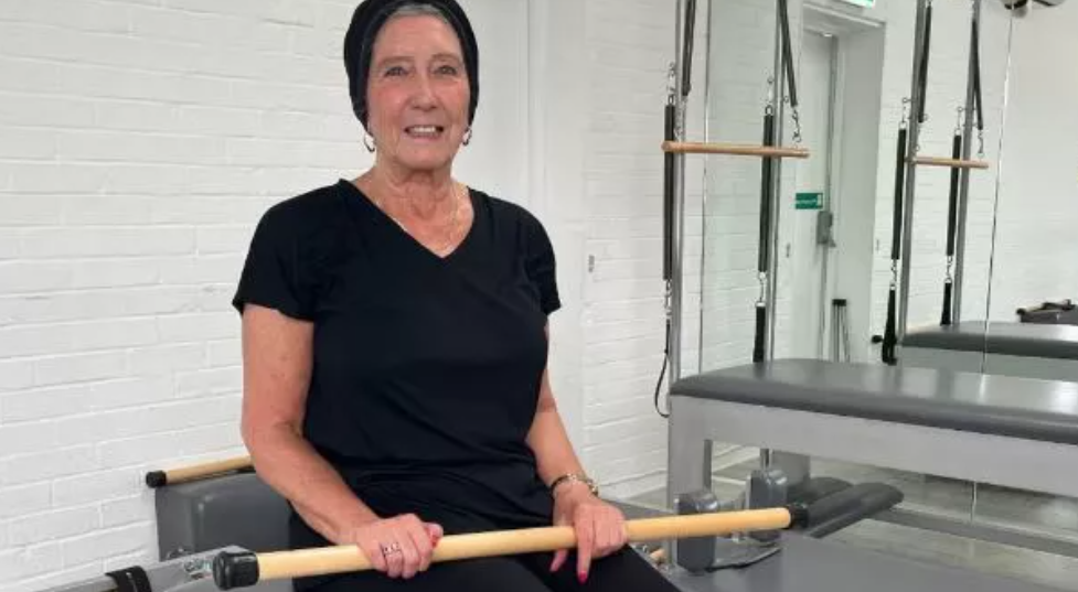 Απίστευτη ιστορία: Στα 72 της νίκησε τον πόνο με Pilates - Τώρα νιώθει 30 χρόνια νεότερη