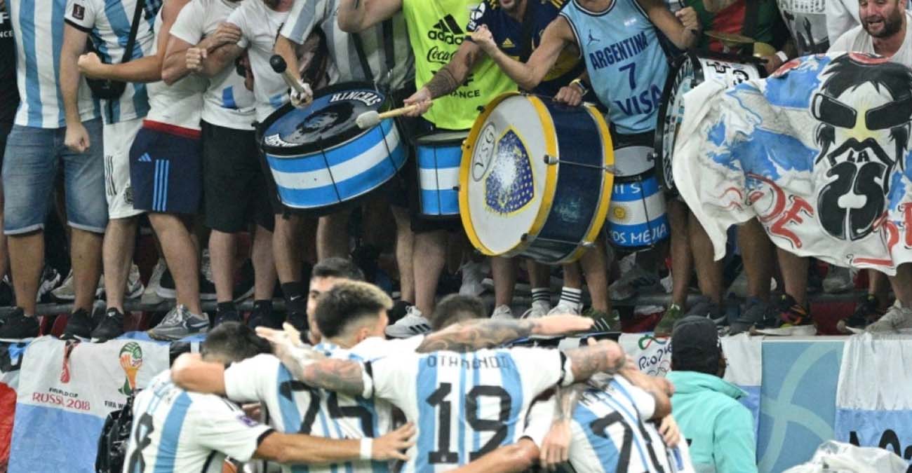 Αργεντίνος πέταξε το... παιδί του στον αέρα στο γκολ του Μέσι κόντρα στην Κροατία -Βίντεο 