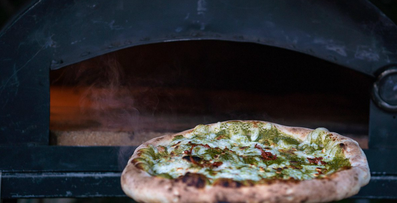 Θα φάτε καλά: Κλείσε «ραντεβού» με τη ναπολιτάνικη πίτσα στην καρδιά της Λευκωσίας – Το calzone που θα σε συνεπάρει