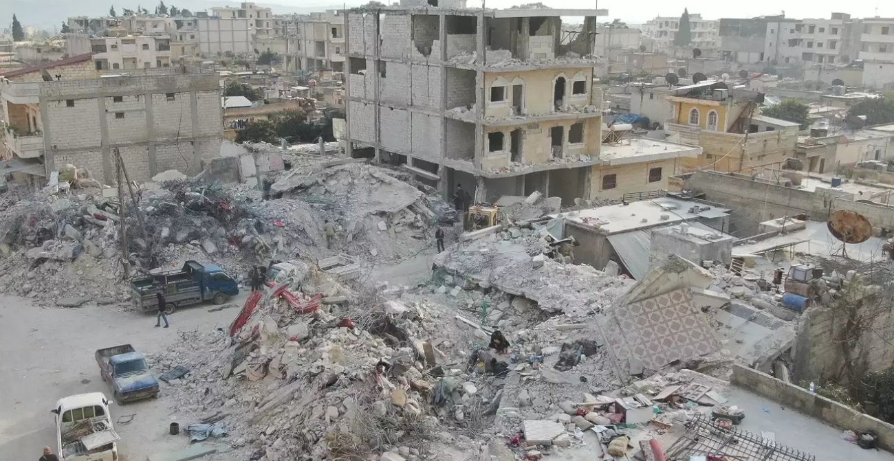 Ο ΟΗΕ εξηγεί γιατί καθυστερεί η βοήθεια στους σεισμόπληκτους στη Συρία