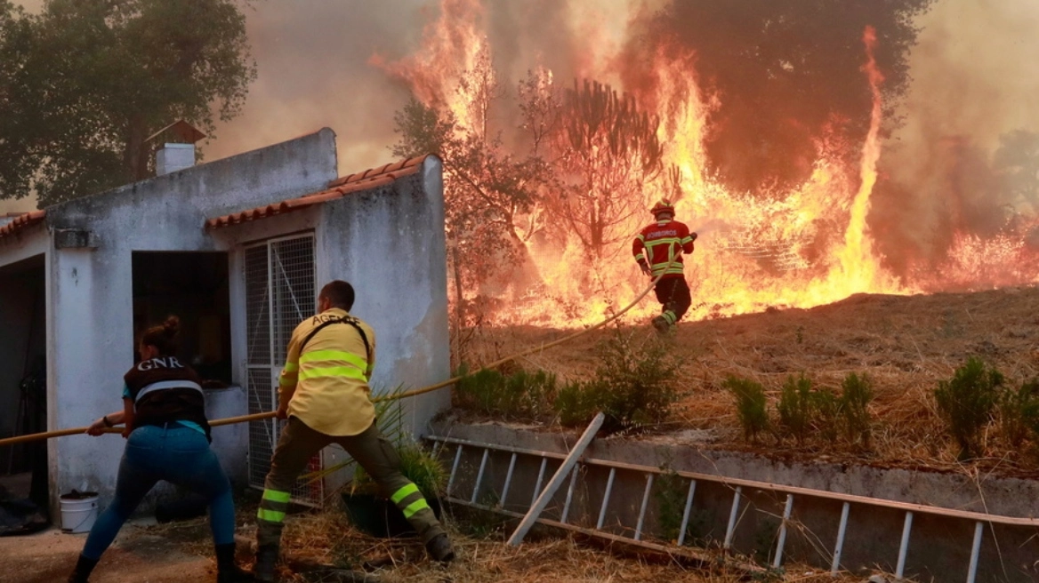 Τρεις μεγάλες δασικές πυρκαγιές σε εξέλιξη στην Πορτογαλία - Σε κατάσταση συναγερμού ολόκληρη η χώρα