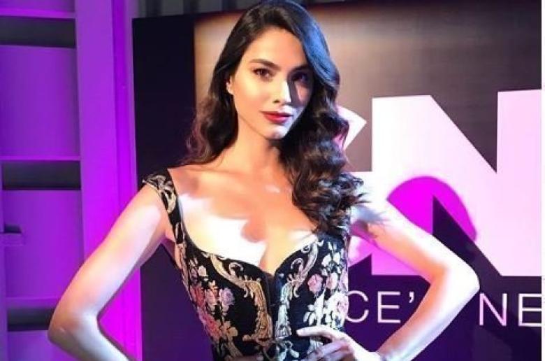 Ηλιάνα Παπαγεωργίου: Το ιδιαίτερο στολίδι στο δέντρο της αφιερωμένο στον αγαπημένο της, Γιάννη Καραβασάνη