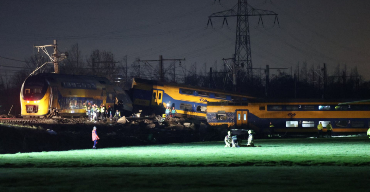 Εκτροχιάστηκε τρένο στην Ολλανδία - Πολλοί οι σοβαρά τραυματίες - Δείτε φωτογραφίες και βίντεο