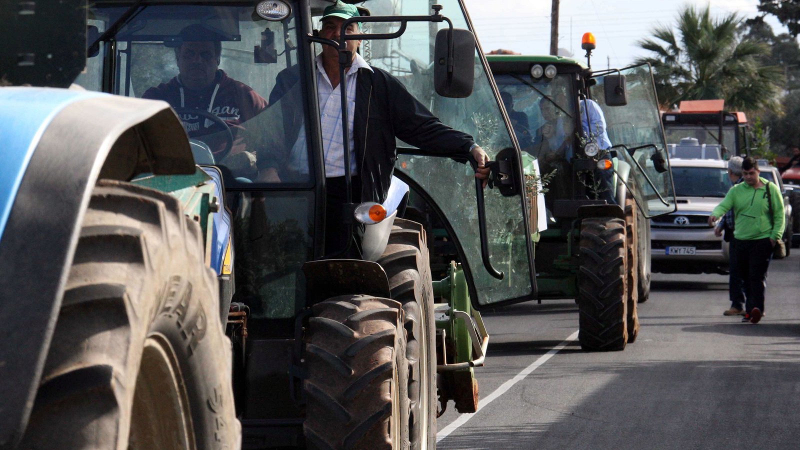 Σε «αναμμένα κάρβουνα» οι αγρότες: Στο στόχαστρο το χαλλούμι και η ασφάλεια τροφίμων – Βγαίνουν στους δρόμους της Λευκωσίας