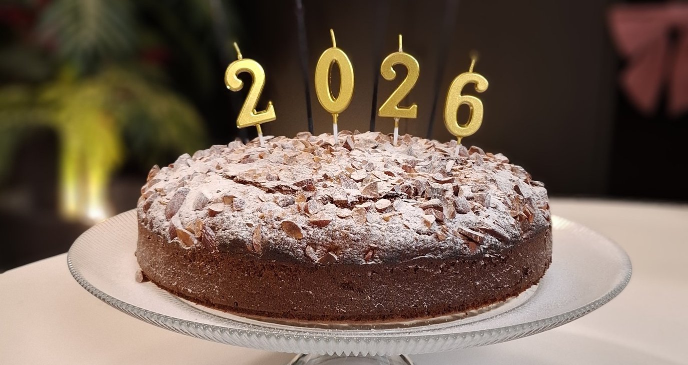 Δεν έχετε Βασιλόπιττα; Προλαβαίνετε ακόμη να φτιάξετε - Συνταγή με πορτοκάλι από γνωστή Κύπρια τηλεμαγείρισσα