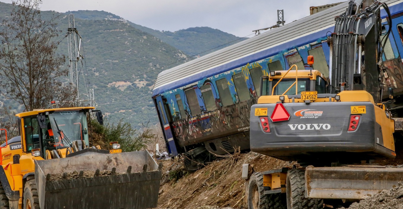 Γιατί «μπαζώθηκε» το σημείο της σύγκρουσης των τρένων στα Τέμπη - Τι λένε κυβερνητικές πηγές