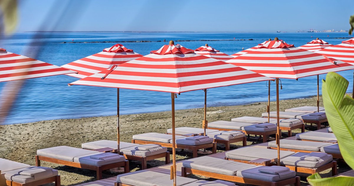 Τα καλύτερα beach spots της Λεμεσού - Από ξαπλώστρες στην άμμο μέχρι cocktails και all-day εμπειρίες δίπλα στο κύμα