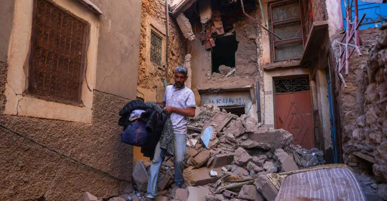 Σκάβουν μαζικούς τάφους στο Μαρόκο για να θάψουν τους περισσότερους από 2.000 νεκρούς του σεισμού - Συγκλονιστικές εικόνες