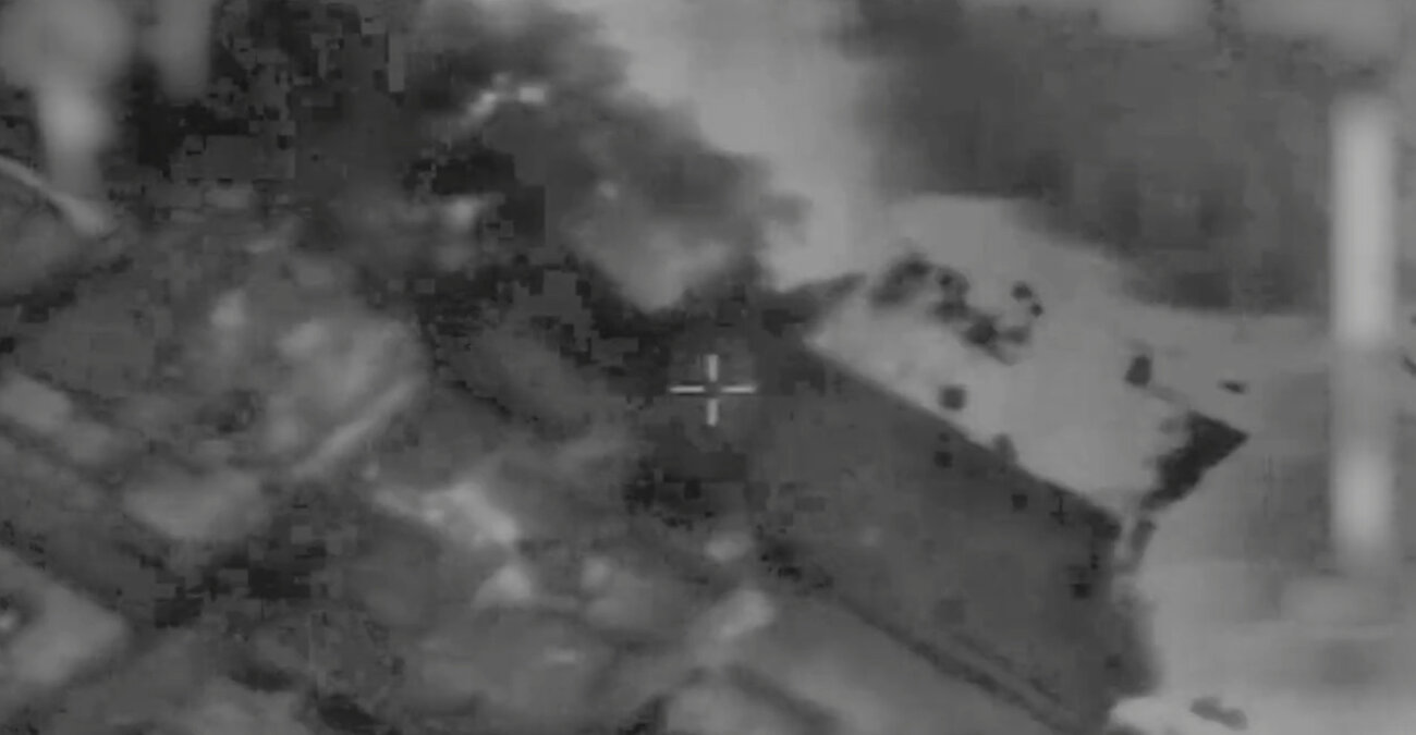 Η στιγμή της αεροπορικής επίθεσης του Ισραήλ που σκότωσε ηγετικό στέλεχος της Χαμάς - Δείτε βίντεο