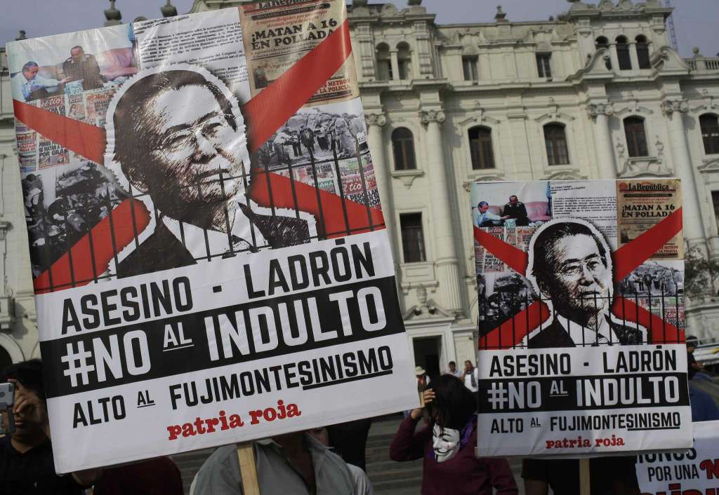 Χιλιάδες στους δρόμους της Λίμα για τον αποφυλακισθέντα Φουχιμόρι – «Ο αγώνας δεν τέλειωσε»