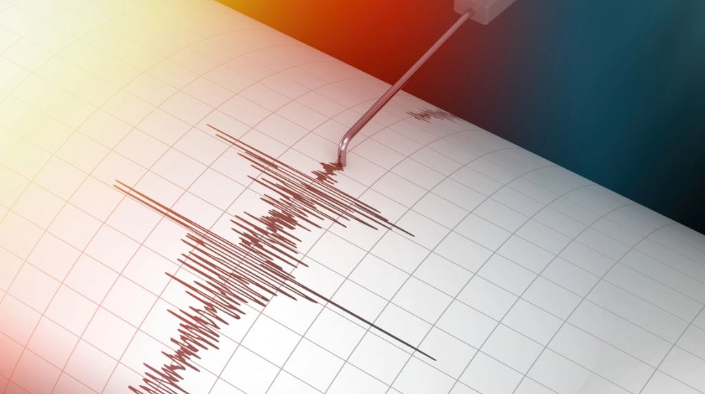 Σεισμός 4,9 ρίχτερ: Συνοδευόταν από βουητό – Εξηγεί ο αρμόδιος – «Αρκετοί βγήκαν στους δρόμους»