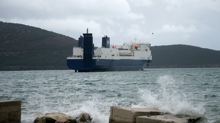 Πλοίο με 198 επιβάτες προσέκρουσε στο λιμάνι της Σκάλας Αγκιστρίου