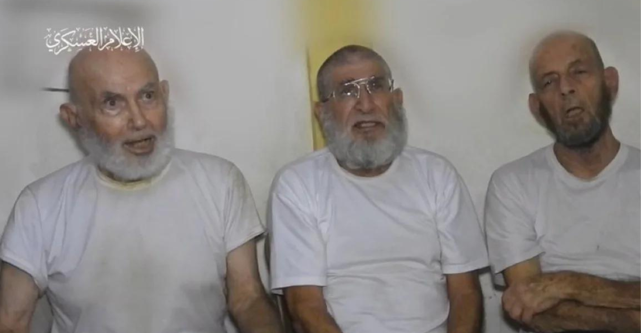 Πόλεμος στο Ισραήλ: Η Χαμάς δημοσιοποίησε βίντεο με τρεις ομήρους που παρακαλούν να τους αφήσουν ελεύθερους