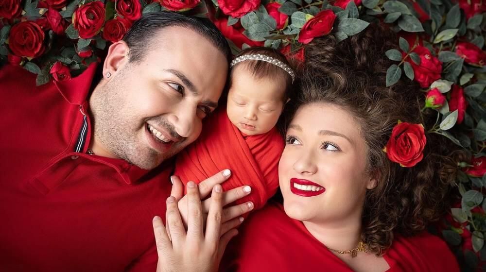 Ένα βίντεο γεμάτο τρυφερότητα - Η κόρη του Μαυρίκιου Μαυρικίου σε ρόλο... μικρής πιανίστριας