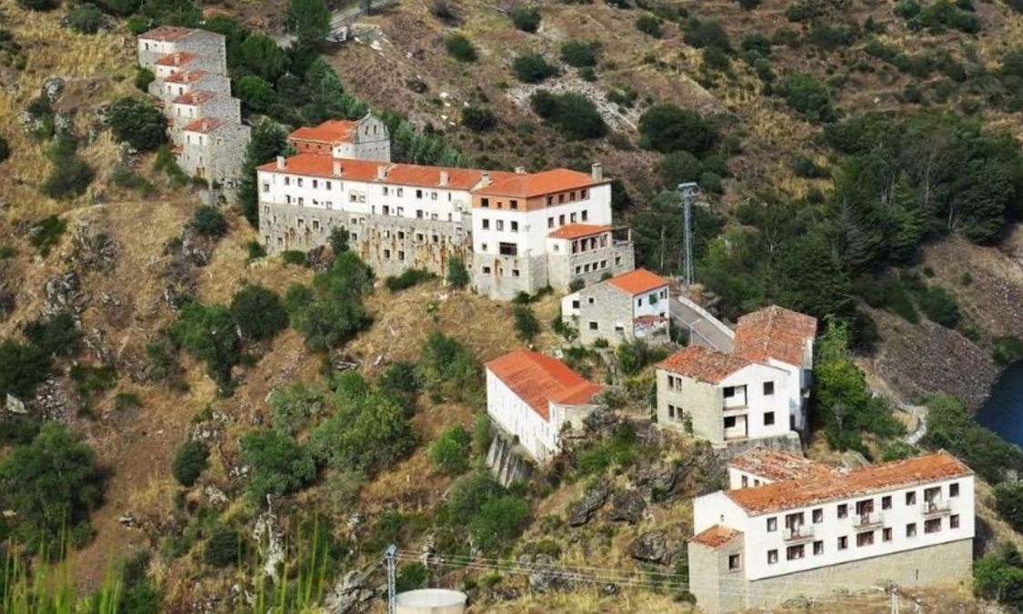 Κατάφερε να αγοράσει ολόκληρο χωριό σε τιμή... διαμερίσματος