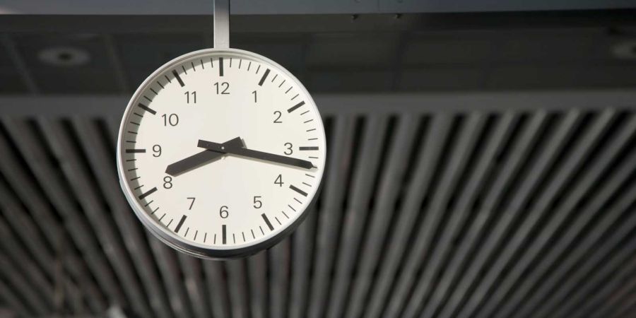 Άλλαξε η ώρα – Εξήντα λεπτά μπροστά τα ρολόγια