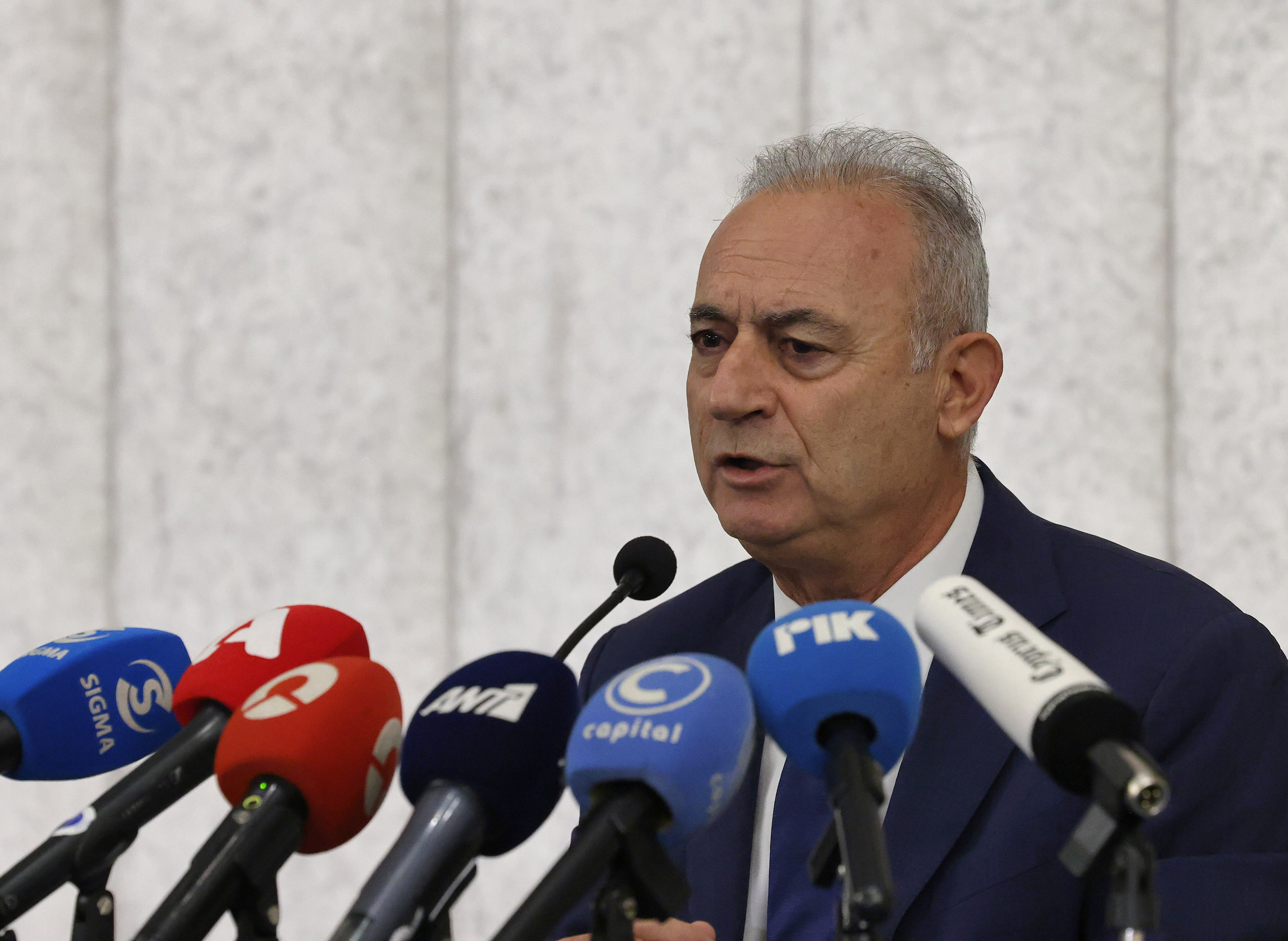 Αβέρωφ εφ’ όλης της ύλης: Τι απέφυγε να απαντήσει– Η αναφορά στο δείπνο με τον Κρις και οι «αιχμές» σε ΔΗΣΥ και Χριστοδουλίδη