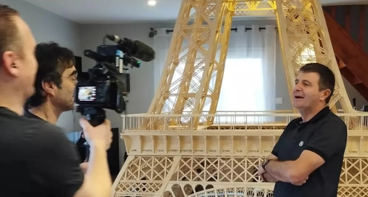 Γαλλία: Χρειάστηκε 8 χρόνια για να φτιάξει με 700.000 σπίρτα τον Πύργο του Άιφελ αλλά δεν του έδωσαν το Ρεκόρ Γκίνες