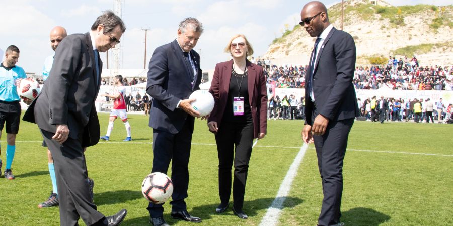 Ο Πρόεδρος Αναστασιάδης στον δικοινοτικό φιλικό ποδοσφαιρικό αγώνα - ΦΩΤΟΓΡΑΦΙΕΣ
