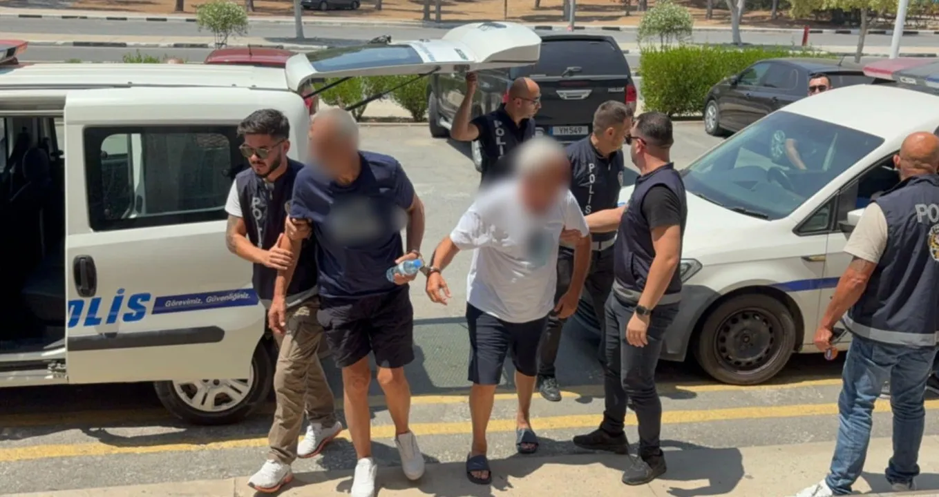Ενώπιον «επαρχιακού δικαστηρίου» στο Τρίκωμο οι 2 απο τους 5 Ε/κ