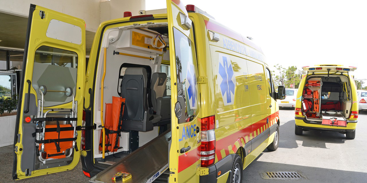 ΕΚΤΑΚΤΟ: Σοβαρό τροχαίο στη Λεμεσό - Αναποδογυρίστηκε όχημα με δύο πρόσωπα