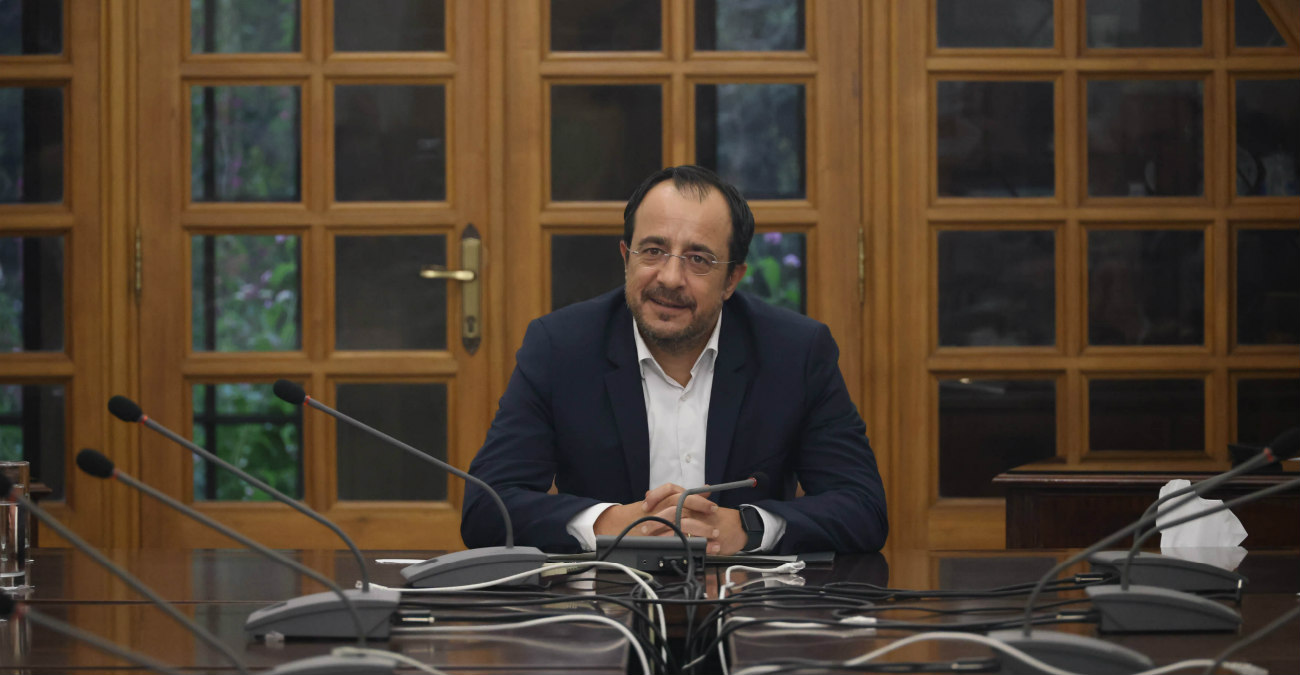 Χριστοδουλίδης: «Το πιο σημαντικό είναι η πρόληψη» – Σύσκεψη για τις πυρκαγιές στο Προεδρικό