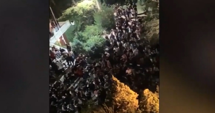 ΕΛΛΑΔΑ: Ολονύχτιο πάρτι σε πλατεία στην Ασκληπιού χωρίς κανένα μέτρο προστασίας - VIDEO