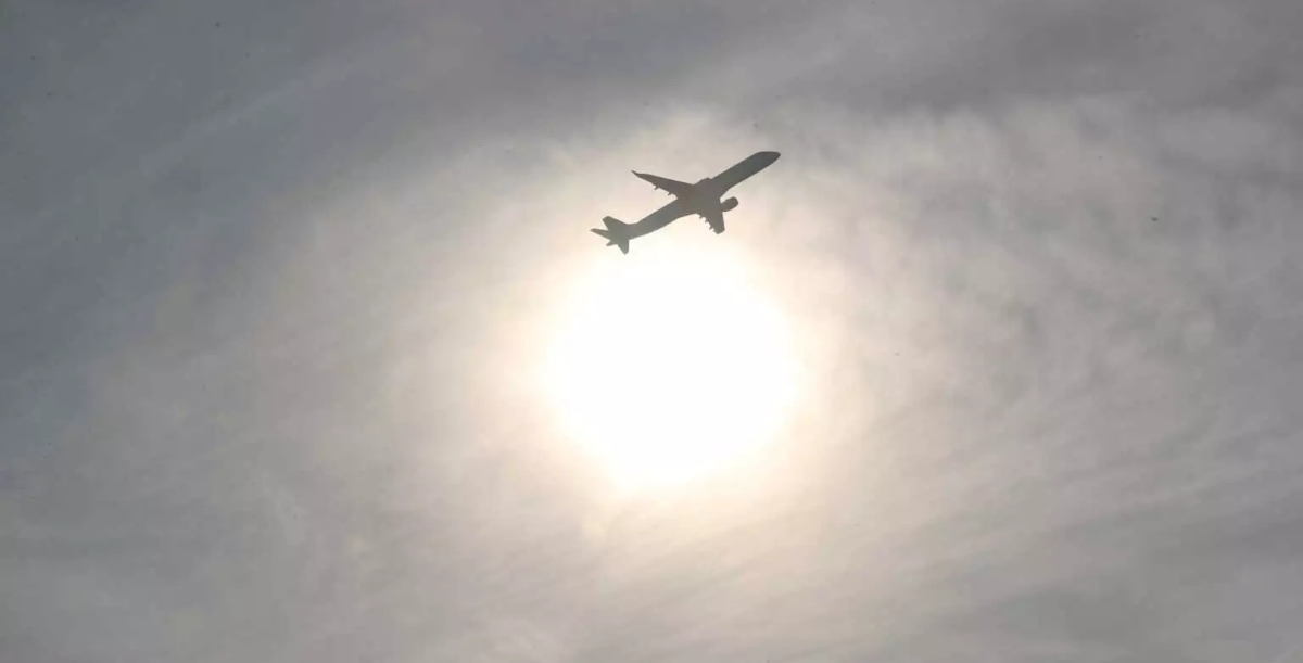 Αναγκαστική προσγείωση αεροπλάνου από τη Θεσσαλονίκη: «Όλοι ήταν σε υστερία και το αεροπλάνο έτρεμε»