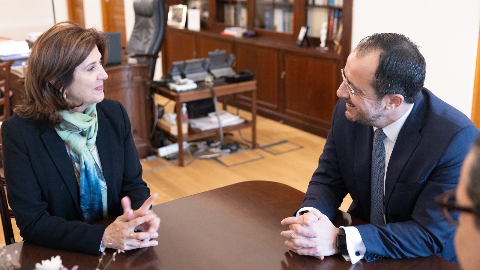 Γεμάτη εβδομάδα για το Κυπριακό - Βλέπει αύριο πρωί την Ολγκίν ο Πρόεδρος Χριστοδουλίδης