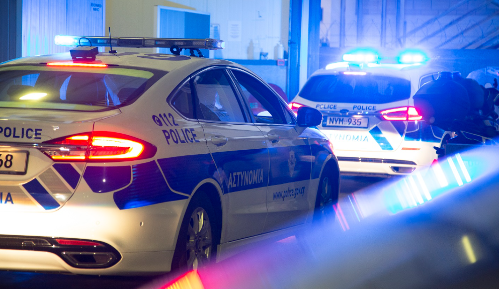 Στους δρόμους όλη τη νύχτα η Αστυνομία: Μπαράζ ελέγχων και έφοδοι σε υποστατικά - Χειροπέδες σε δύο πρόσωπα