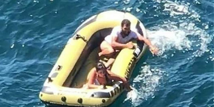 Έλληνας σώζει ζευγάρι ναυαγών - Πάλευαν με τα κύματα τέσσερις μέρες - ΦΩΤΟΓΡΑΦΙΕΣ&VIDEO