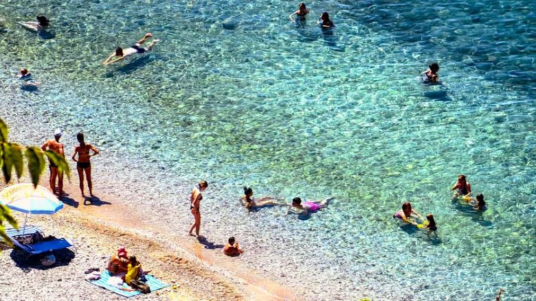 Πηγαίνετε διακοπές στην Ελλάδα για το τριήμερο; Θα κάνετε μπανάκι στην θάλασσα; Δείτε πώς θα είναι ο καιρός