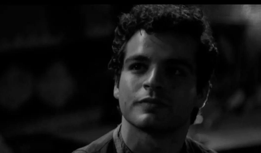 Γιάννης Τσουμαράκης: «Ο ρόλος μου καυτηριάζει ένα κομμάτι τns γενιάς Ζ»