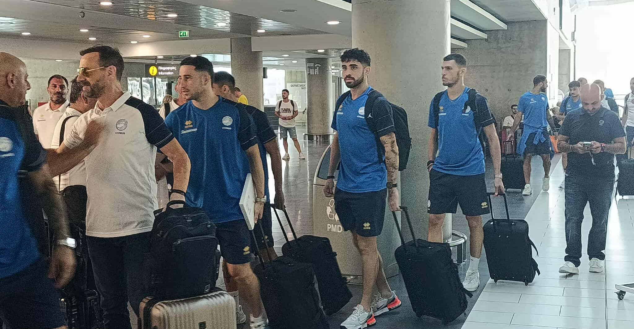 Το ThemaSports «πετάει» με την Εθνική Κύπρου - ΦΩΤΟΓΡΑΦΙΕΣ από το αεροδρόμιο Λάρνακας