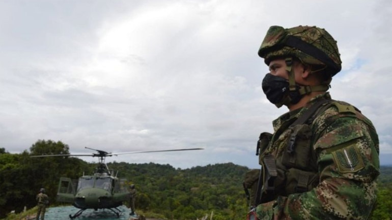 Tέσσερις στρατιωτικοί νεκροί στην Κολομβία σε επιθέσεις αντιποίνων για σύλληψη βαρόνου ναρκωτικών