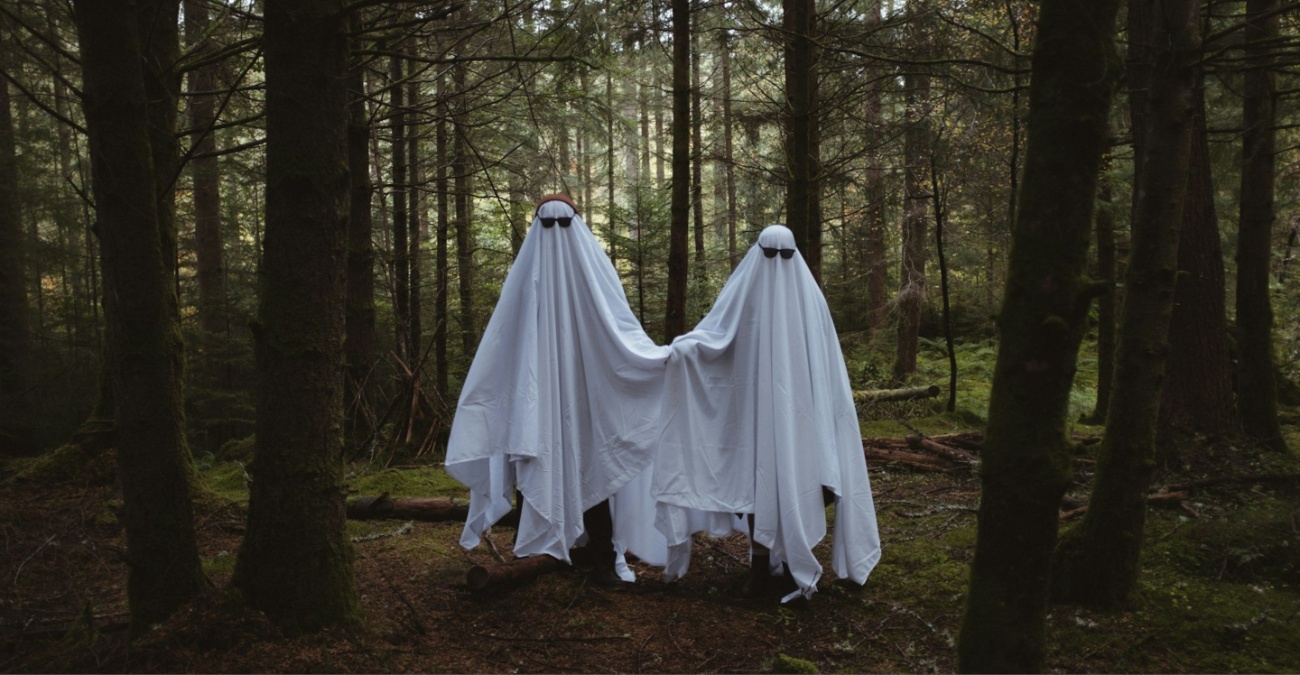 Ένας στους τρεις πιστεύει ότι τα φαντάσματα υπάρχουν – αλλά κανείς δεν τολμά να το πει στους φίλους του