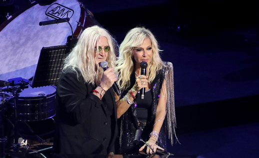 Νίκος Καρβέλας: Βρήκε την επόμενη «Άννα Βίσση»; Πασίγνωστη τραγουδίστρια του έντεχνου η νέα «μούσα» του