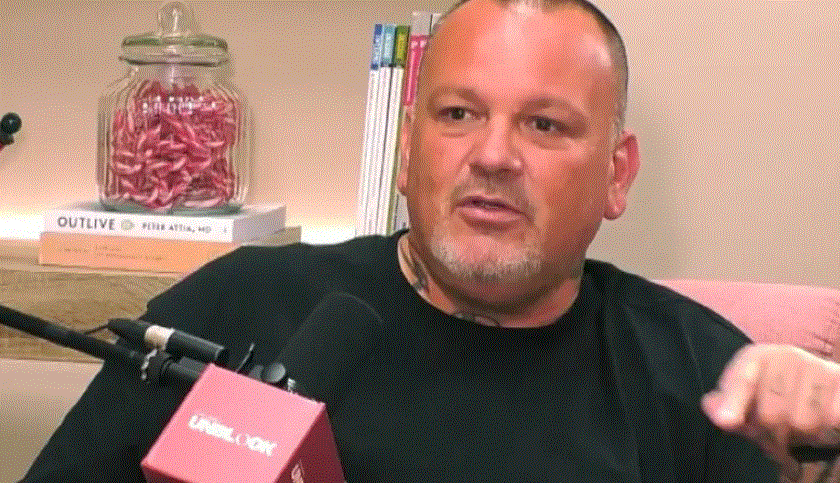 Δημήτρης Σκαρμούτσος: «Έπιασα πάτο με την ηρωίνη, πίστευα ότι δεν πρέπει να ζω και να υπάρχω»