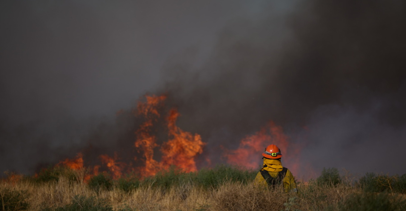 Δασική πυρκαγιά έχει κάψει πάνω από 48.000 στρέμματα στην Καλιφόρνια
