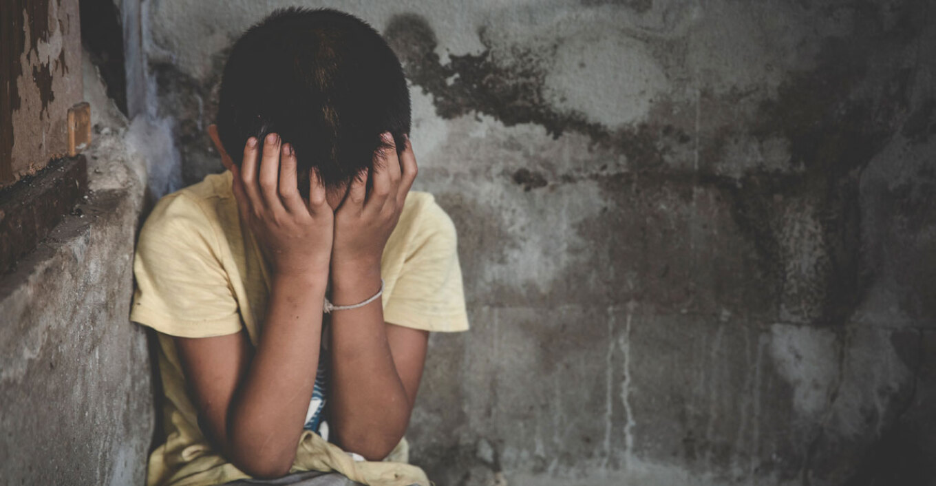 Φρίκη στη Ζάκυνθο με μητέρα που κακοποιούσε τα ανήλικα παιδιά της, 12 και 9 ετών