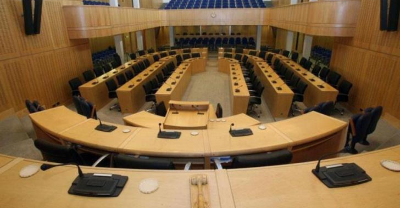 Διαλύθηκε η Βουλή ενόψει Βουλευτικών