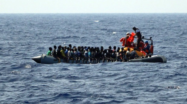 Εκατοντάδες μετανάστες διασώθηκαν στα ανοικτά της Μάλτας - Δεκάδες άλλοι παραμένουν εγκλωβισμένοι