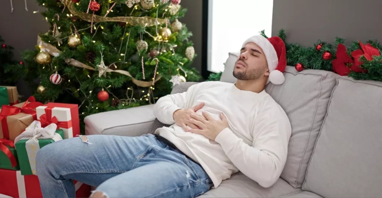 Εορταστικό τραπέζι: Τι προκαλεί ένα λουκούλλειο γεύμα στον εγκέφαλο – Το επικίνδυνο σενάριο