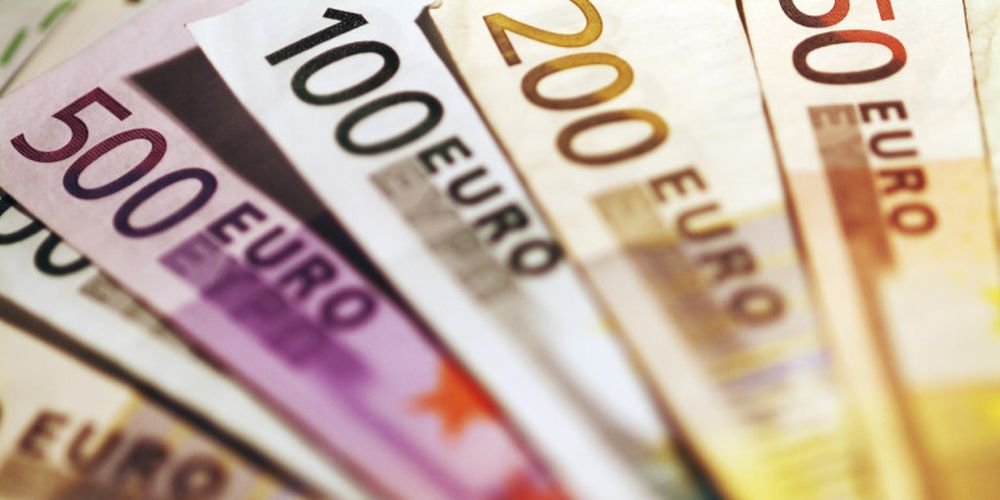 Γερμανία: Γενναιόδωρος ευεργέτης μοιράζει λεφτά σε ιδρύματα - Αφήνει φακέλους με χιλιάδες ευρώ