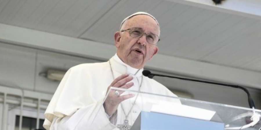 Ο πάπας εκφώνησε το κυριακάτικο κήρυγμά του μέσω Ίντερνετ