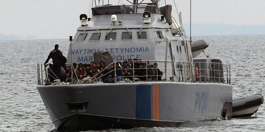 ΕΚΤΑΚΤΟ: «Ύποπτο» πλοιάριο στα ανοιχτά του Κάβο Γκρέκο 