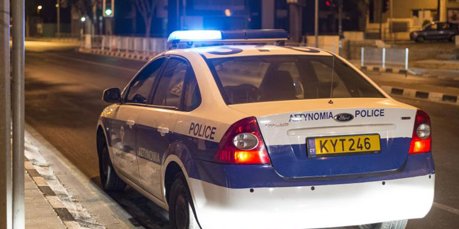 ΕΠΕΙΣΟΔΙΑ ΠΑΦΟΣ: Προειδοποιητικοί πυροβολισμοί από την Αστυνομία - Λιθοβολούσαν Αστυνομικούς οι μετανανάστες