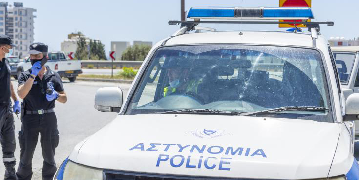 Μετέφεραν δύο γυναίκες που βρίσκονταν παράνομα στην Κύπρο - Χειροπέδες σε 22χρονο και 54χρονη 